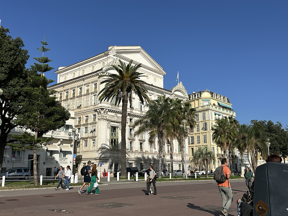 Pedestrians on the promenade in Nice
