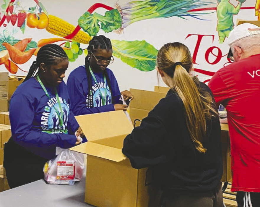 4-Hers help out at the Baton Rouge Food Bank