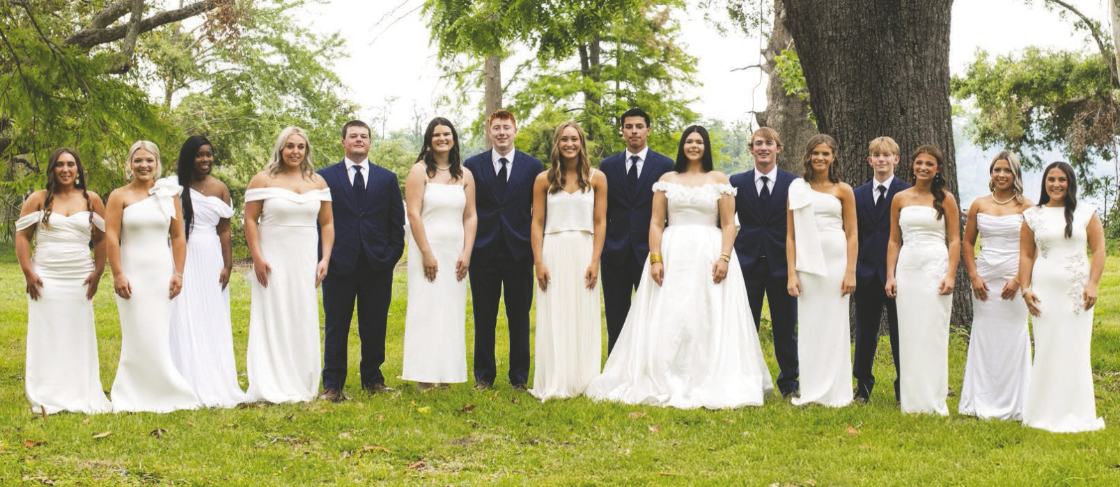 Briarfield graduates pictured (from left) Gracie Forman, Julia O’Neal, Kimara Wilson, Jenna Ferrell, Jack Densmore, Haven Smith, Cameron Brumley, Gracen Thornton, Luis Perez, Holly Beth Ross, William Woodall, Maggie Frith, Landon Waits, Avery Robian, Mallory Whitney, and Ella Claire Payne. PHOTO BY TAYLOR HOWARD SENN