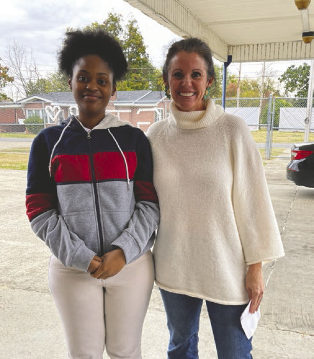 The Lake Providence Junior Auxiliary held a resume workshop with General Trass High School seniors (at right) on November 14. Local attorney and JA member Janna Kiefer discussed with those in attendance the importance and the content of a good resume, as well as interview process do’s and don’t’s. Ma’Naiya Perkins (above) was the lucky winner of the $500 scholarship from the Junior Auxiliary, picked randomly from those in attendance. Perkins will receive the scholarship money at graduation.