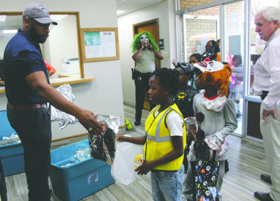 Sheriff welcomes tirck or treaters